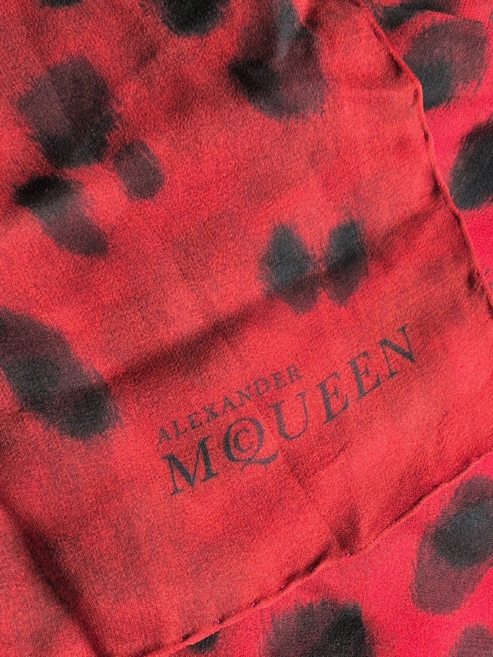 Alexander McQueen Red and Black Silk Leopard-Print Scarf - Picture 2 of 5
